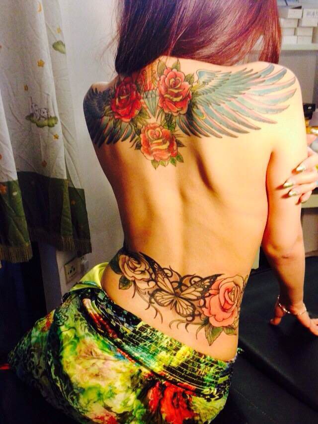 舞蹈天后莎莎小姐背部的放飞梦想纹身图案
