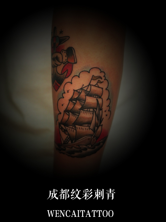 成都羿先生小臂写实帆船纹身