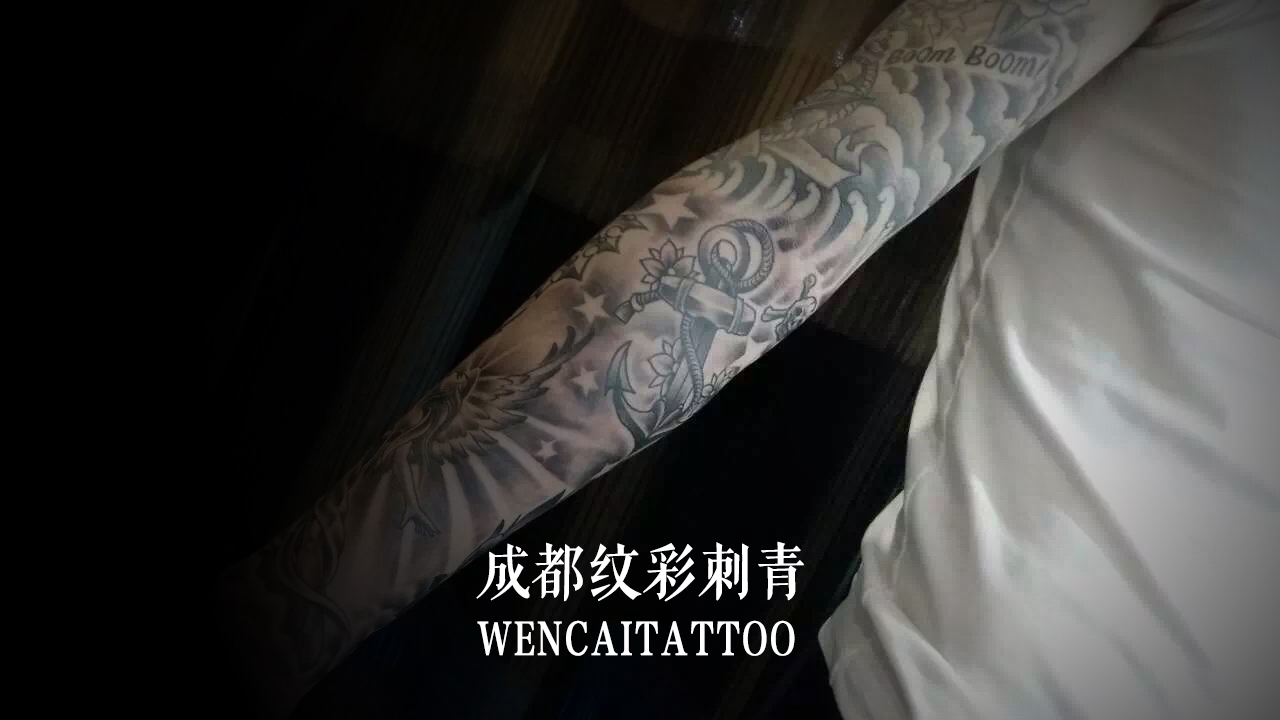 成都的屈先生欧美风拼接图案花臂纹身