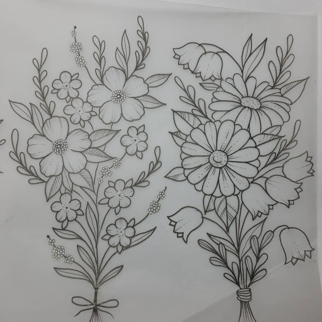 做视频编辑的慕小姐雏菊花纹身手稿
