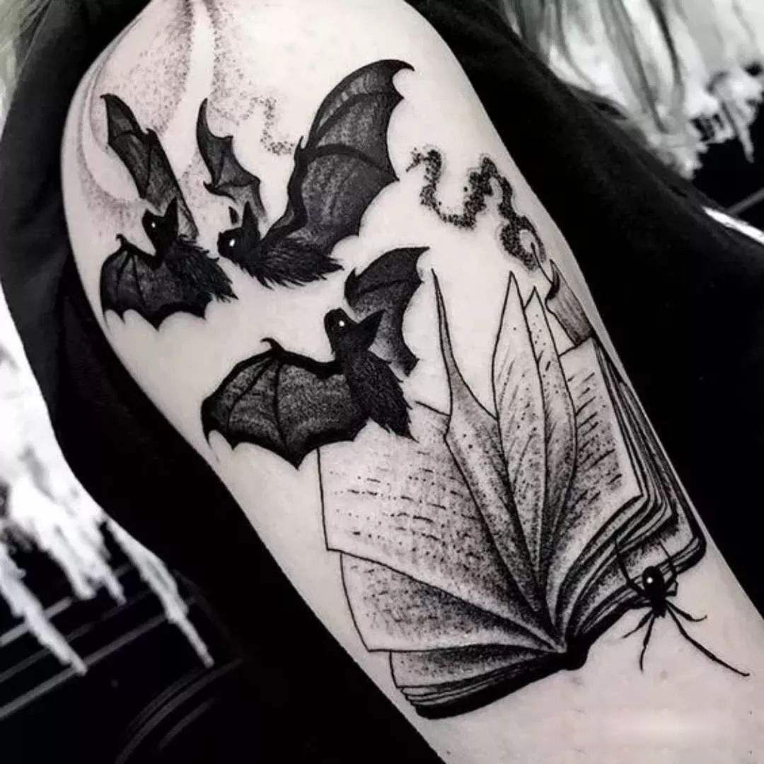 蝙蝠纹身含义寓意+30幅蝙蝠纹身手稿、效果图展示-成都纹彩刺青