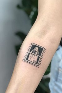 简约风格的拍照的白色小幽灵纹身图案